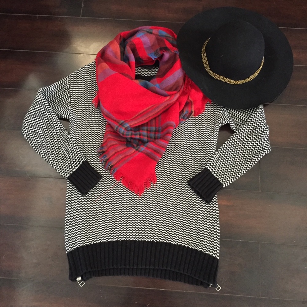 GAP Black & White Side Zip Detail Crew Neck Cozy Winter Sweater